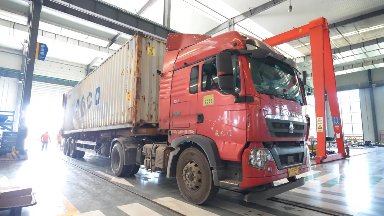 Envio do projeto - A linha de produção totalmente automatizada ZN1000-2C da Quangong Corporation parte para o Sudeste Asiático