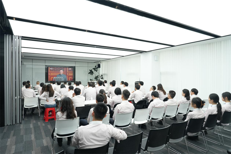 Dez anos de altos e baixos, 1,4 bilhão de corações de pessoas – QGM compartilha glória com a pátria