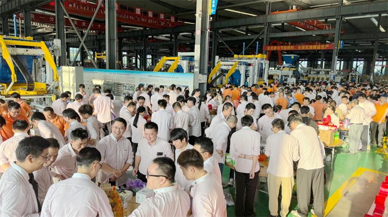 Deep Mid-Autumn Festival, Joyful Quangong - Quangong Machinery Co., Ltd's 2025 Mid-Autumn Festival Cake-Bearing Event foi realizado com sucesso