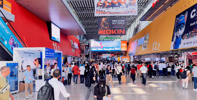 A QGM participou com sucesso na 138ª Feira de Cantão e demonstrou suas capacidades de fabricação inteligente