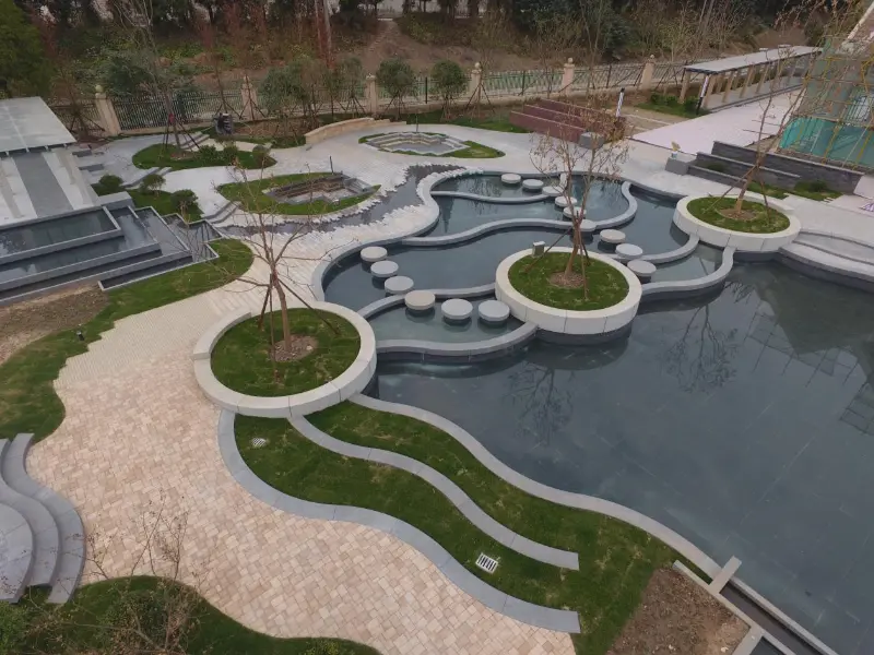 Capacitando o desenvolvimento de infraestrutura: o equipamento de fabricação de tijolos da Quangong Machinery Co., Ltd. aumenta a produção eficiente de materiais de construção ecológicos