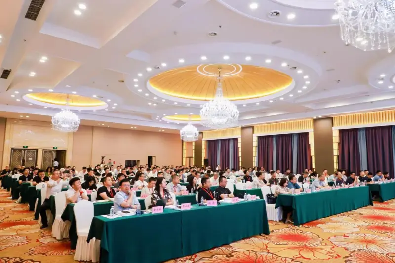 Quangong Machinery Co., Ltd. participa da 4ª Conferência de Intercâmbio Técnico sobre Utilização Abrangente de Resíduos Sólidos à Base de Carvão